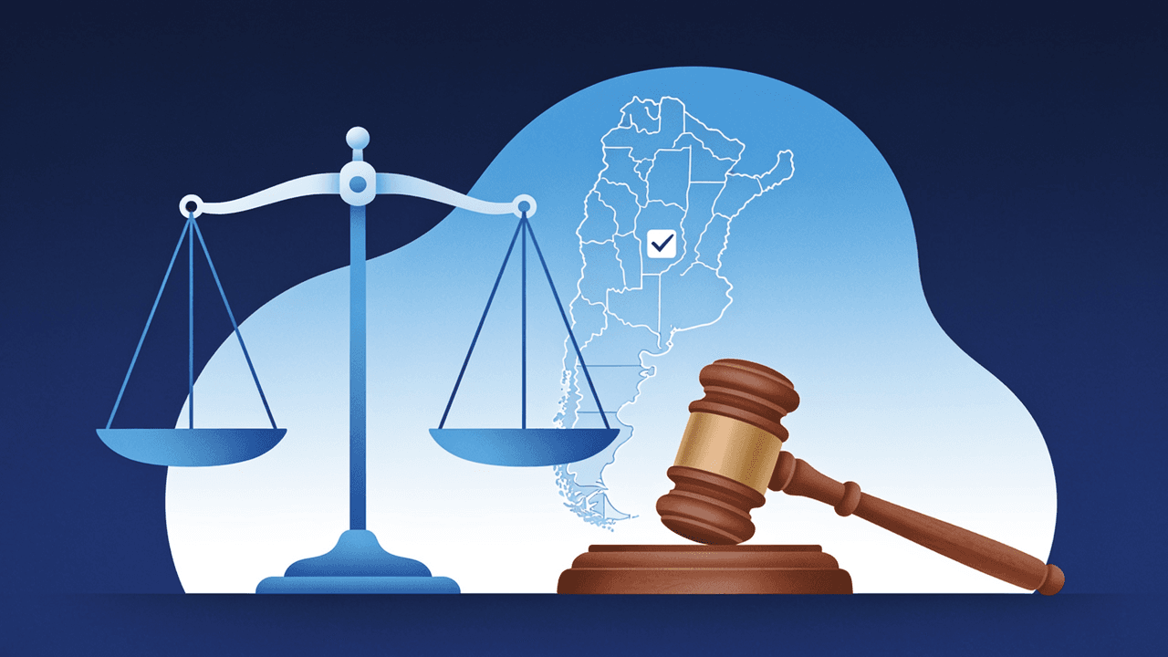 Balanza de la justicia y martillo junto al mapa de Argentina: casinos legales en Argentina